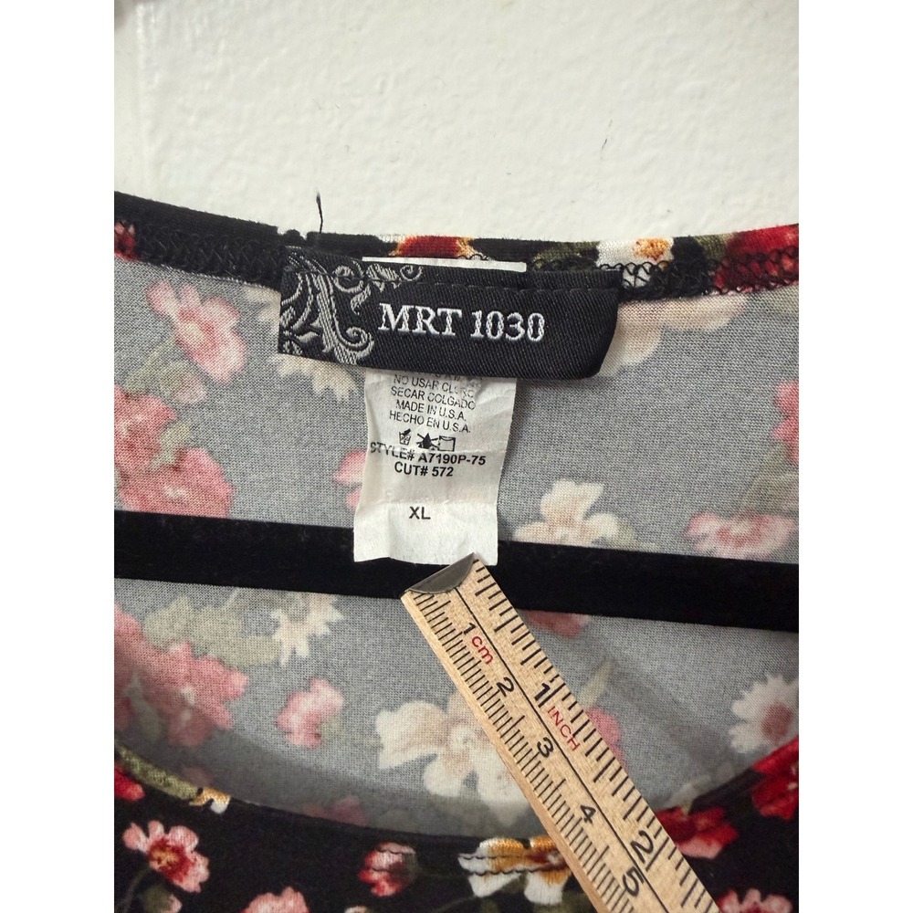 MRT 1030 | Floral Short Sleeve Crop Top | XL || Black Red| - Picture 3 of 5